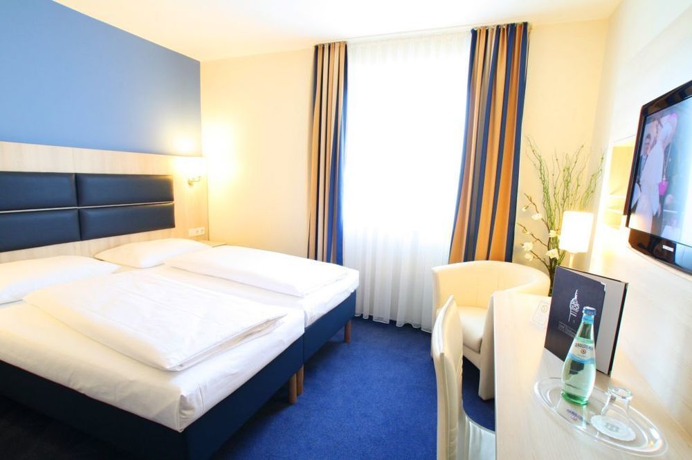 Hotel Roedelheimer Hof - Am Wasserturm Frankfurt nad Menem Zewnętrze zdjęcie